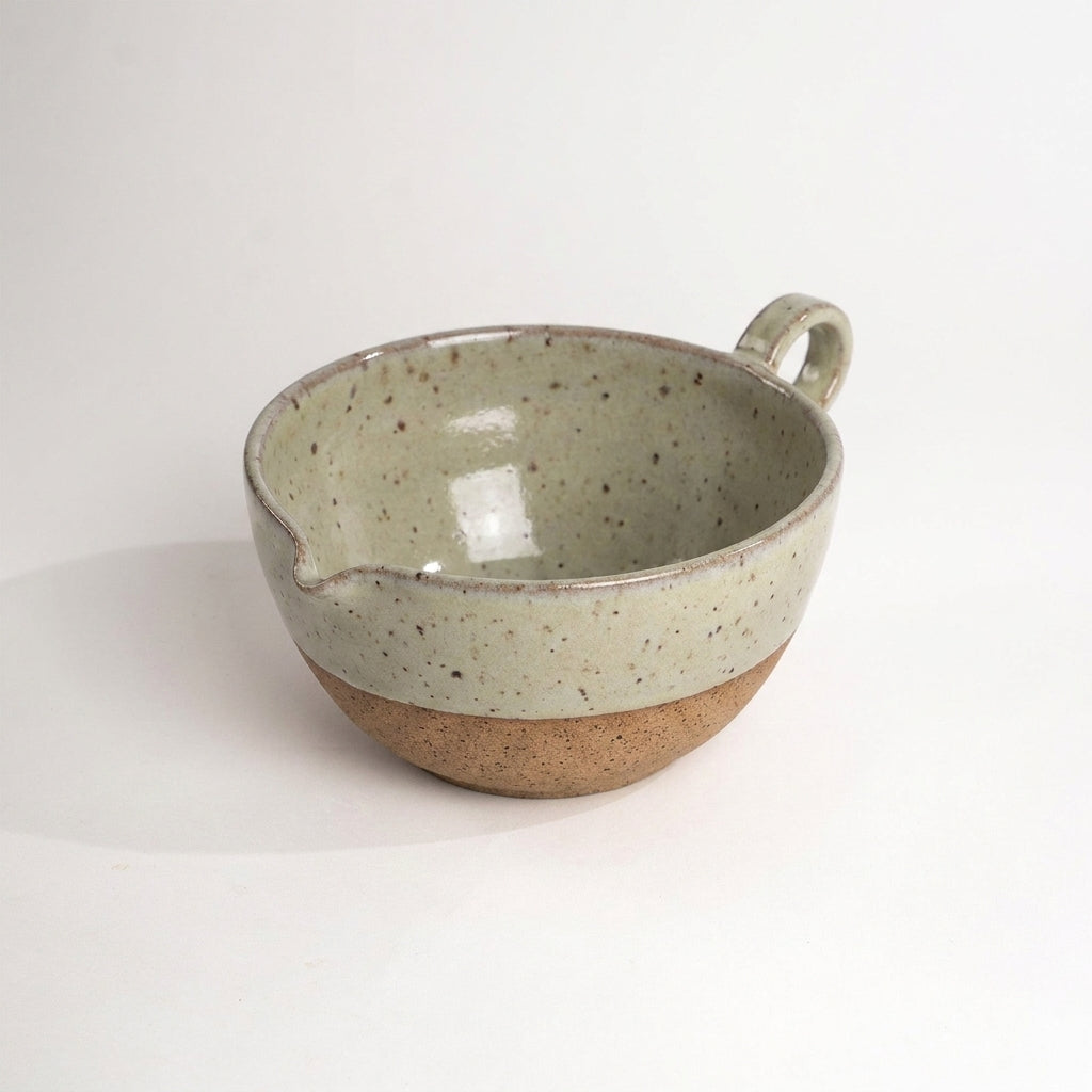 Bowl grande para bolo em cerâmica artesanal — argila Flocos, esmalte Verde Pompeia