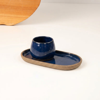 Copinho Cumbuca com Pires Alongado em cerâmica artesanal — tamanho 250ML, argila Cappuccino, esmalte Lazuli