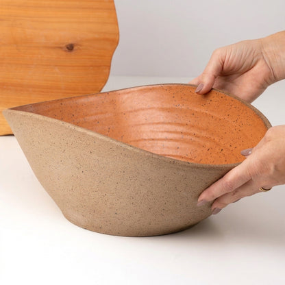 Fruteira Barca em cerâmica artesanal — argila Flocos, esmalte Sol de Terracota