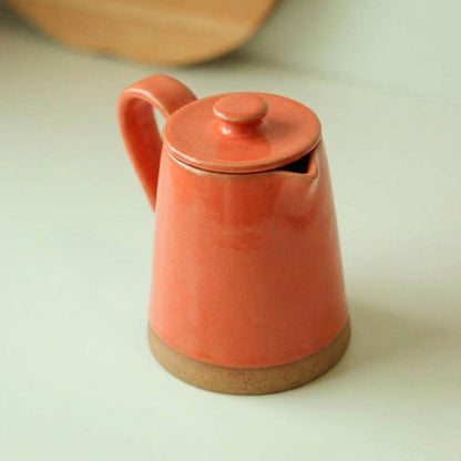 Jarra Água em cerâmica artesanal — argila Cappuccino, esmalte Laranja Intenso