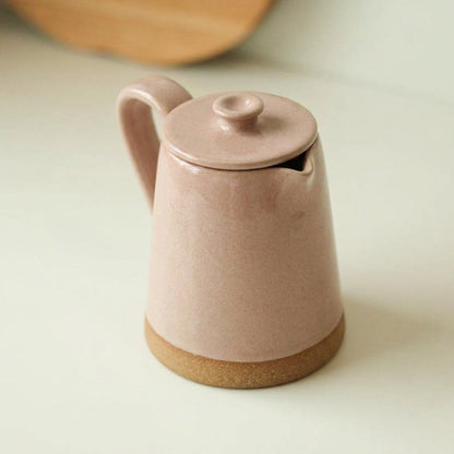 Jarra Água em cerâmica artesanal — argila Cappuccino, esmalte Nude