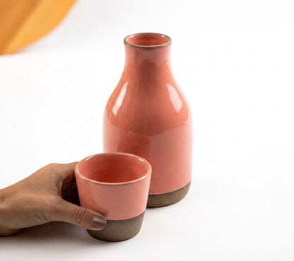 Moringa Slim com Copinho em cerâmica artesanal — argila Cappuccino, esmalte Coral