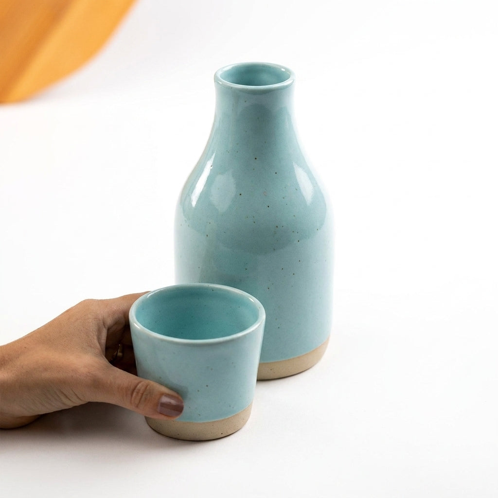 Moringa Slim com Copinho em cerâmica artesanal — argila Cappuccino, esmalte Jujuba