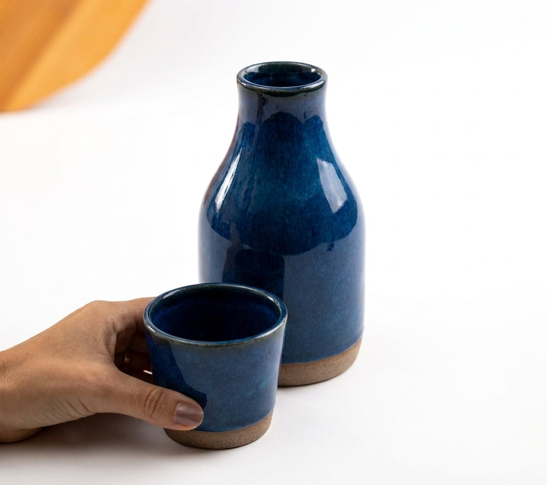 Moringa Slim com Copinho em cerâmica artesanal — argila Cappuccino, esmalte Lazuli