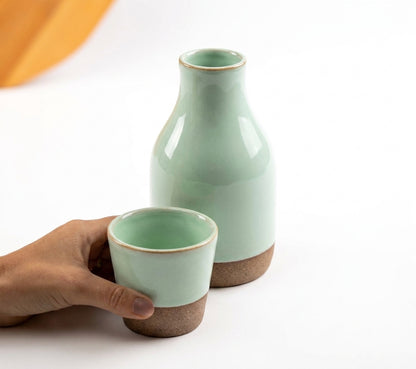 Moringa Slim com Copinho em cerâmica artesanal — argila Cappuccino, esmalte Verde Menta