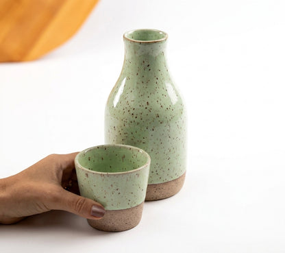 Moringa Slim com Copinho em cerâmica artesanal — argila Flocos, esmalte Verde Menta