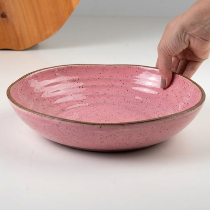 Prato Encontro Fundo Orgânico em cerâmica artesanal — tamanho 28CM, argila Flocos, esmalte Rosa Barbie