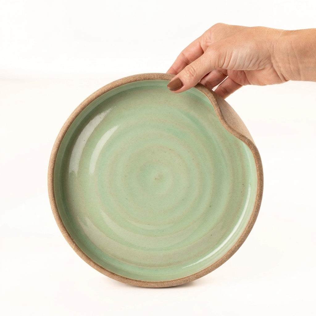 Prato fundo borda reta amassadinha em cerâmica artesanal — tamanho 22CM x 4CM, argila Cappuccino, esmalte Verde Menta