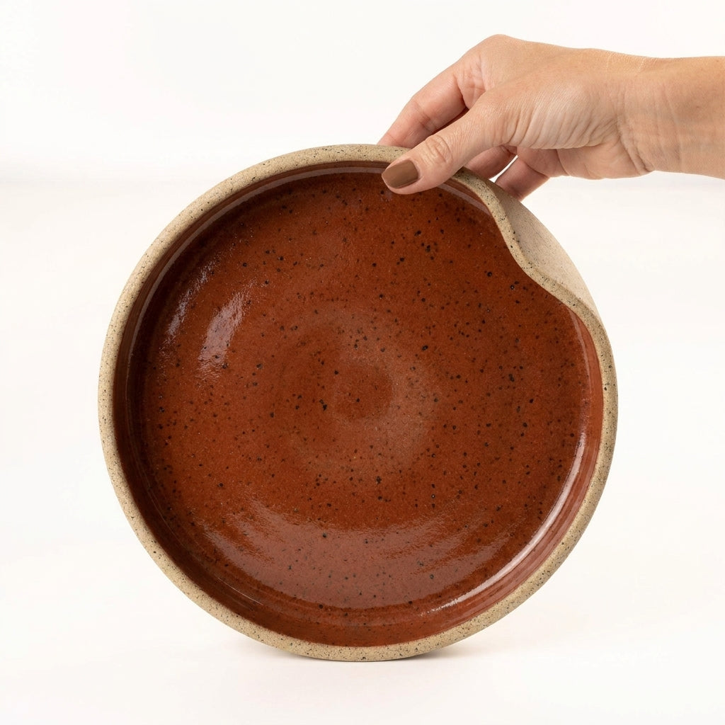 Prato fundo borda reta amassadinha em cerâmica artesanal — tamanho 22CM x 4CM, argila Flocos, esmalte Sol de Terracota