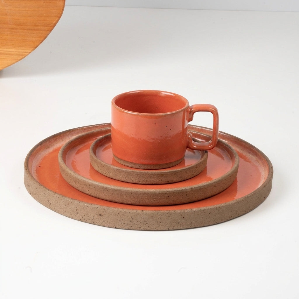 SET Refeição, sobremesa e café linha reta em cerâmica artesanal — argila Cappuccino, esmalte Laranja Intenso