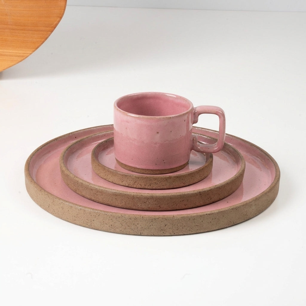 SET Refeição, sobremesa e café linha reta em cerâmica artesanal — argila Cappuccino, esmalte Rosa Barbie