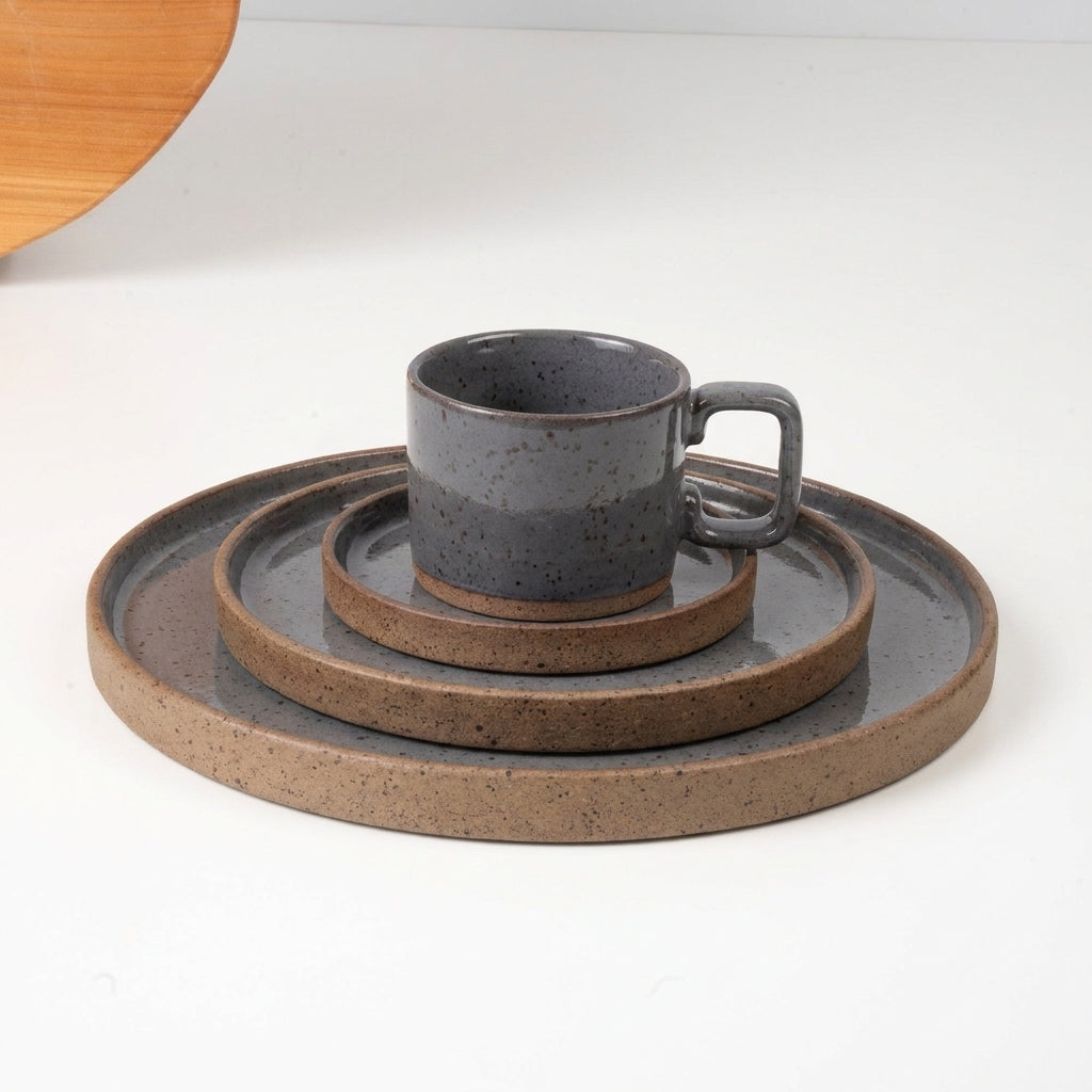 SET Refeição, sobremesa e café linha reta em cerâmica artesanal — argila Flocos, esmalte Grafite