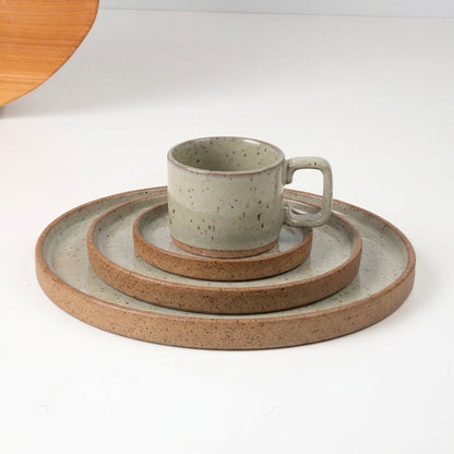 SET Refeição, sobremesa e café linha reta em cerâmica artesanal — argila Flocos, esmalte Verde Pompeia