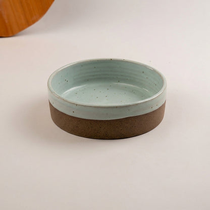 Travessa Redonda Borda Reta (esmalte fora até o meio) em cerâmica artesanal — tamanho 20CM Ø x 6CM A, argila Flocos, esmalte Jujuba