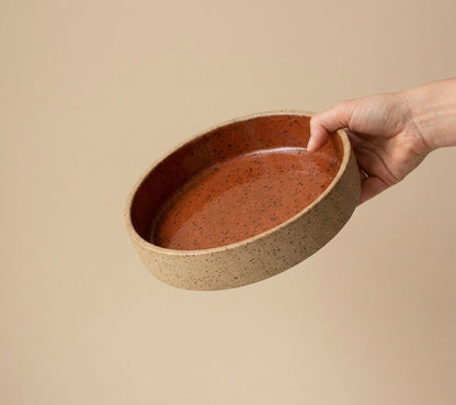 Travessa Redonda Borda Reta em cerâmica artesanal — tamanho 20CM x 6CM, argila Flocos, esmalte Sol de Terracota