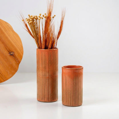 Vaso Carving em cerâmica artesanal — argila Cappuccino, esmalte Laranja Intenso