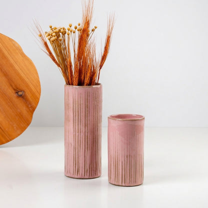 Vaso Carving em cerâmica artesanal — argila Cappuccino, esmalte Rosa Barbie