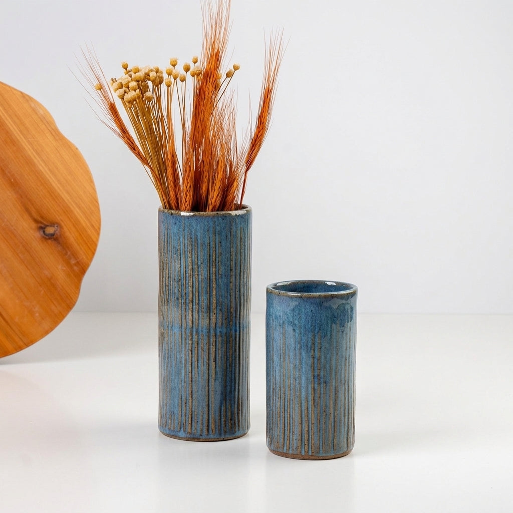 Vaso Carving em cerâmica artesanal — argila Flocos, esmalte Azul Safira