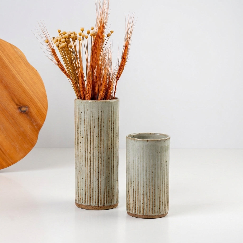 Vaso Carving em cerâmica artesanal — argila Flocos, esmalte Verde Pompeia