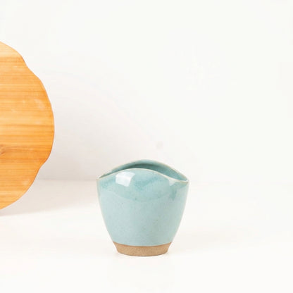 Vaso Fenda em cerâmica artesanal — tamanho 15CM, argila Cappuccino, esmalte Jujuba
