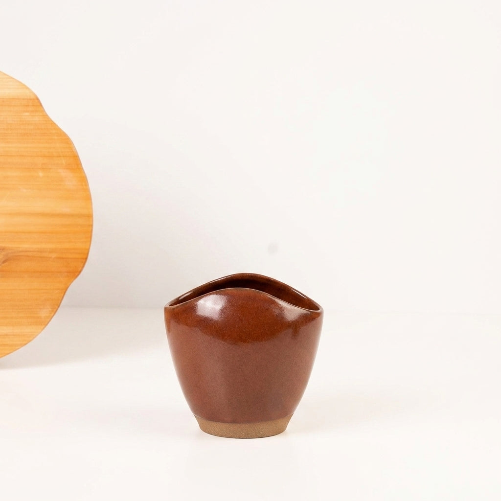 Vaso Fenda em cerâmica artesanal — tamanho 15CM, argila Cappuccino, esmalte Sol de Terracota