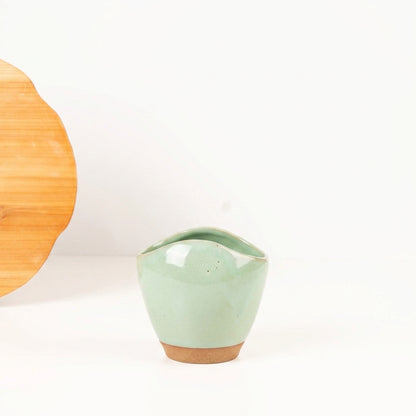 Vaso Fenda em cerâmica artesanal — tamanho 15CM, argila Cappuccino, esmalte Verde Menta