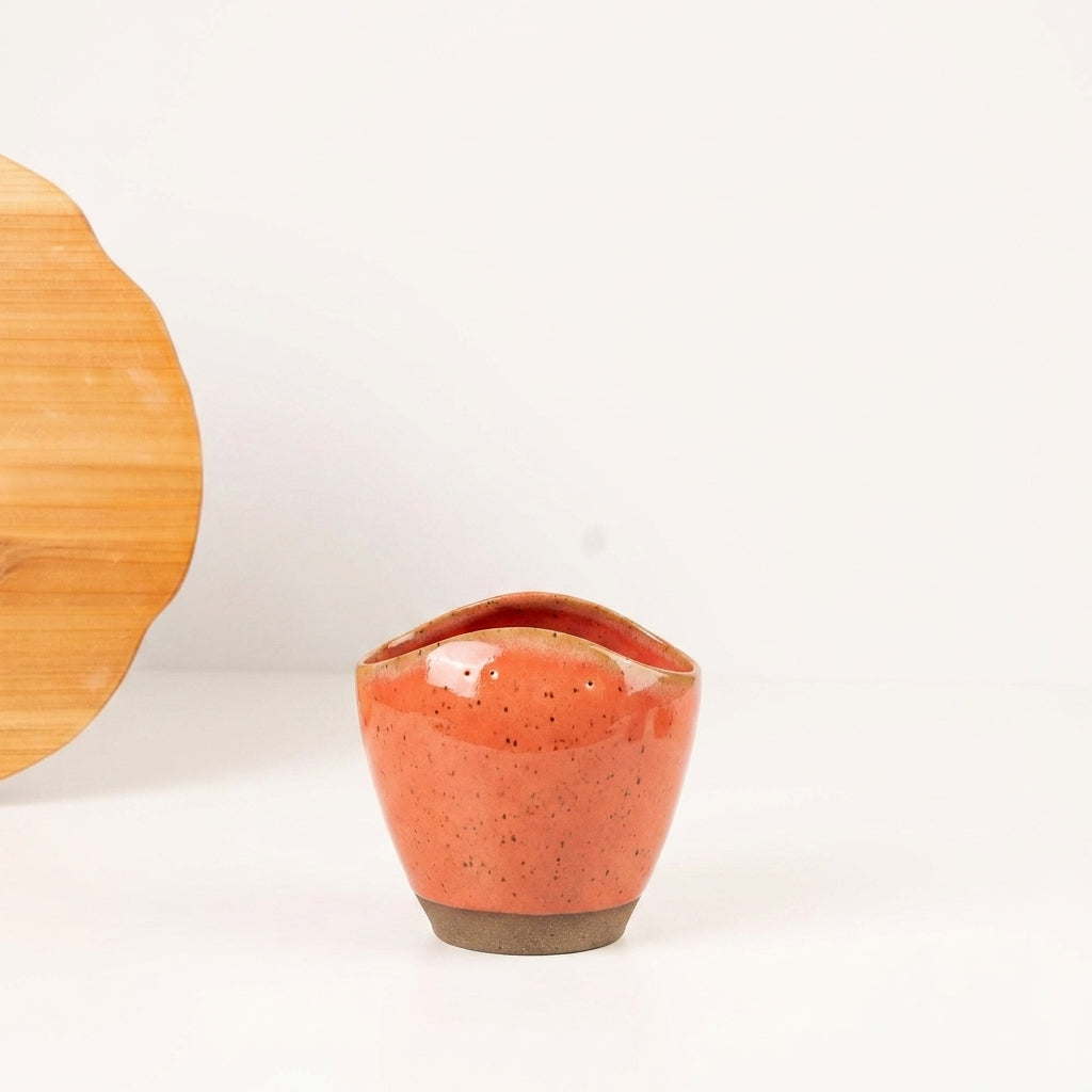 Vaso Fenda em cerâmica artesanal — tamanho 15CM, argila Flocos, esmalte Laranja Intenso