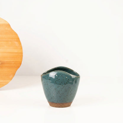 Vaso Fenda em cerâmica artesanal — tamanho 15CM, argila Flocos, esmalte Verde Exército