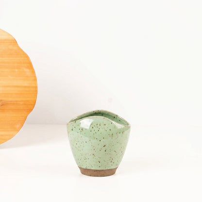 Vaso Fenda em cerâmica artesanal — tamanho 15CM, argila Flocos, esmalte Verde Menta