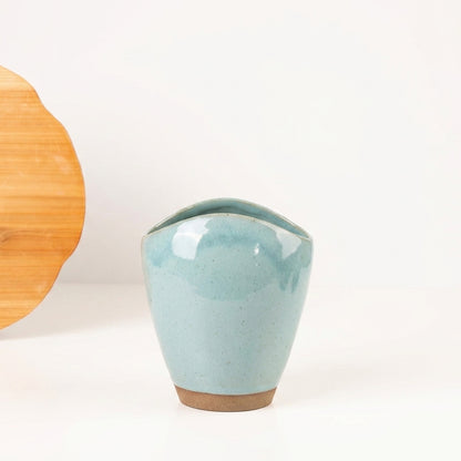 Vaso Fenda em cerâmica artesanal — tamanho 21CM, argila Cappuccino, esmalte Jujuba