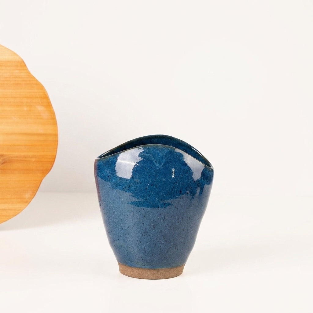 Vaso Fenda em cerâmica artesanal — tamanho 21CM, argila Flocos, esmalte Azul Safira