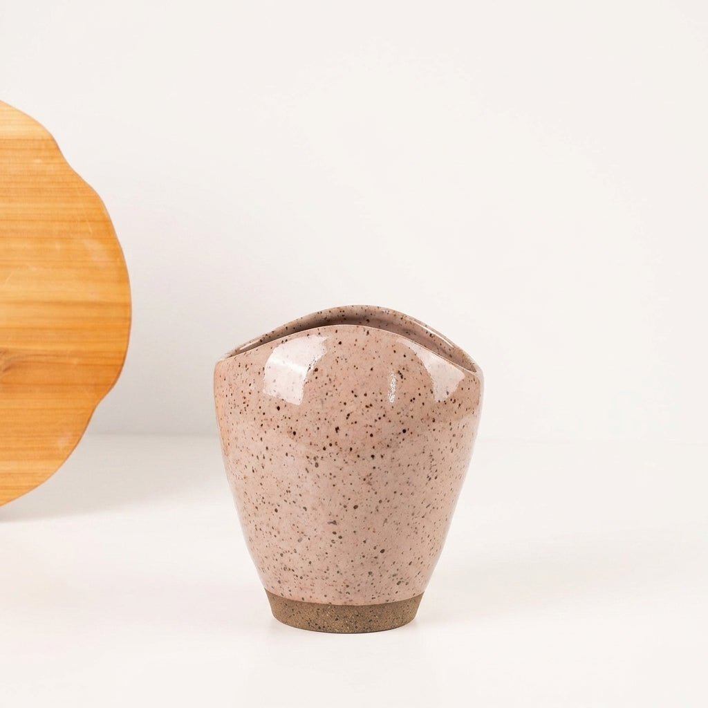 Vaso Fenda em cerâmica artesanal — tamanho 21CM, argila Flocos, esmalte Nude