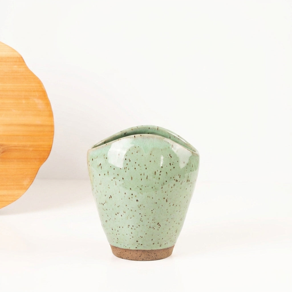Vaso Fenda em cerâmica artesanal — tamanho 21CM, argila Flocos, esmalte Verde Menta