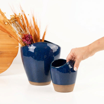 Vaso Fenda em cerâmica artesanal — tamanho KIT, argila Cappuccino, esmalte Lazuli