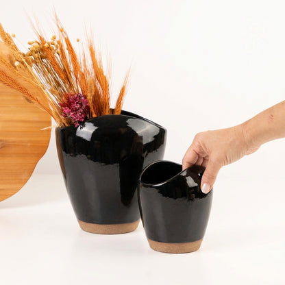 Vaso Fenda em cerâmica artesanal — tamanho KIT, argila Cappuccino, esmalte Preto Ébano
