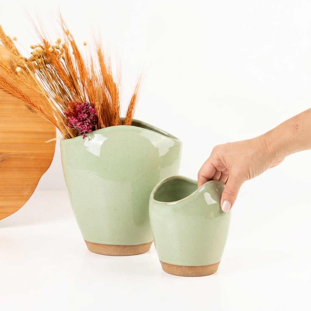 Vaso Fenda em cerâmica artesanal — tamanho KIT, argila Cappuccino, esmalte Verde Menta
