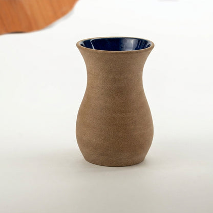 Vaso Silhueta em cerâmica artesanal — tamanho 16CM, argila Cappuccino, esmalte Lazuli
