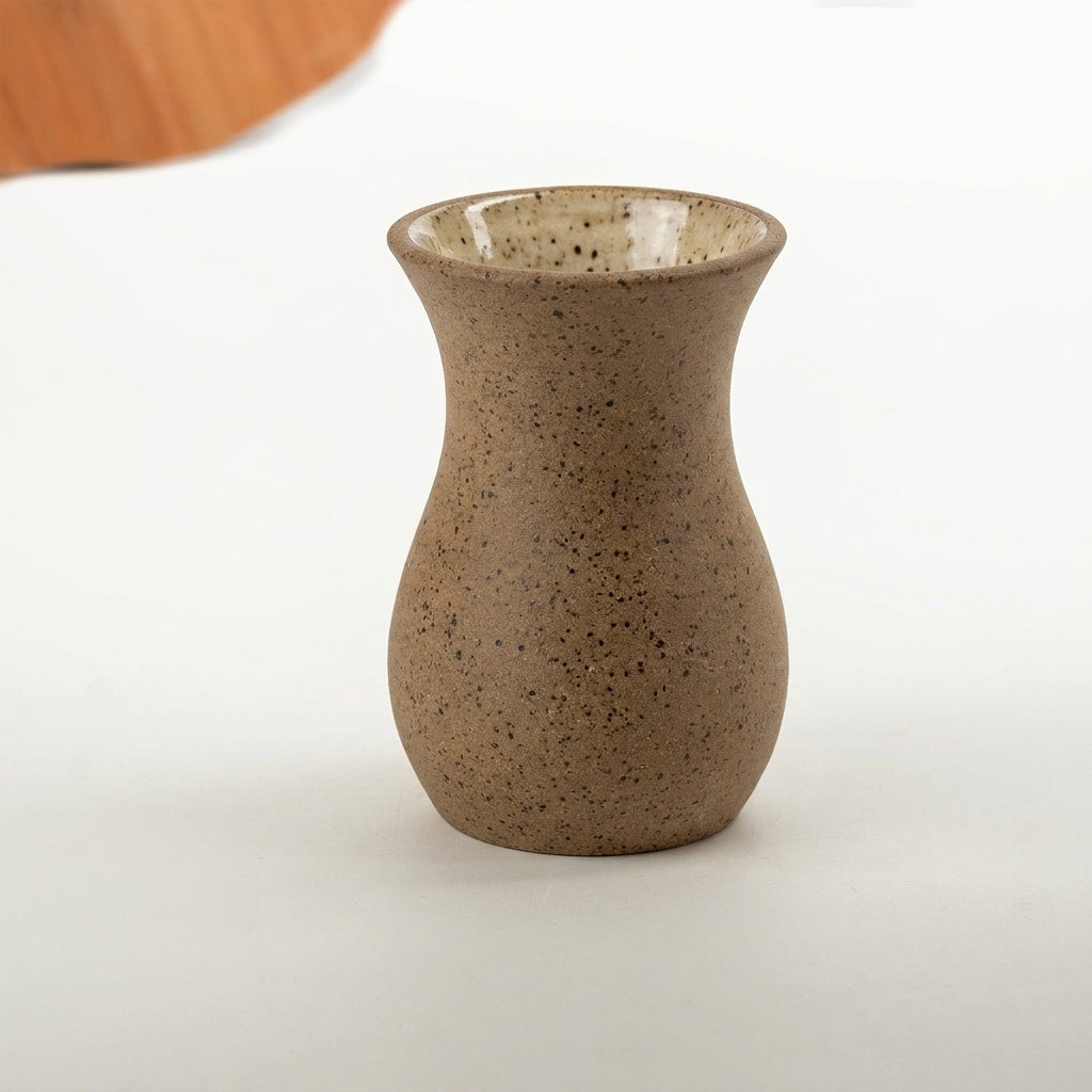 Vaso Silhueta em cerâmica artesanal — tamanho 9CM, argila Flocos, esmalte Pedra Sabão