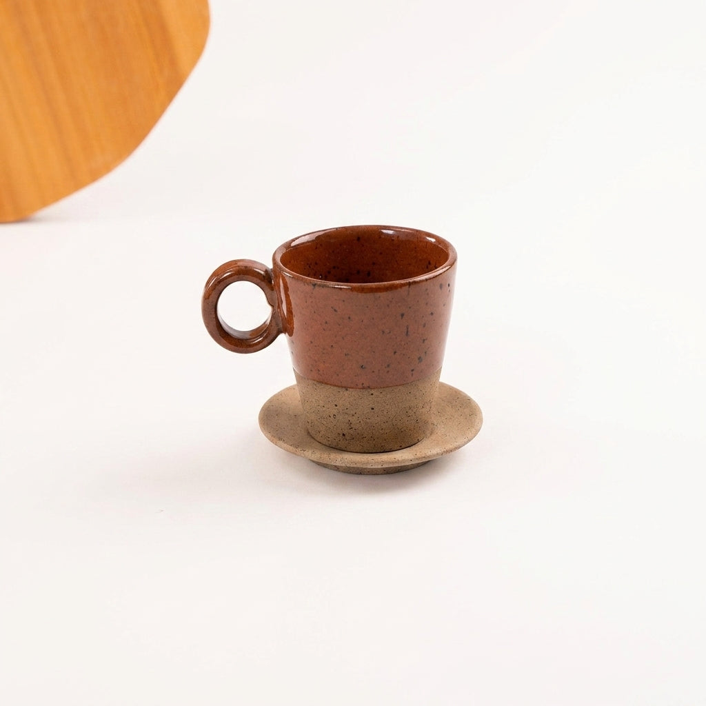 Xícara Barista em cerâmica artesanal — tamanho 250ML, argila Flocos, esmalte Sol de Terracota
