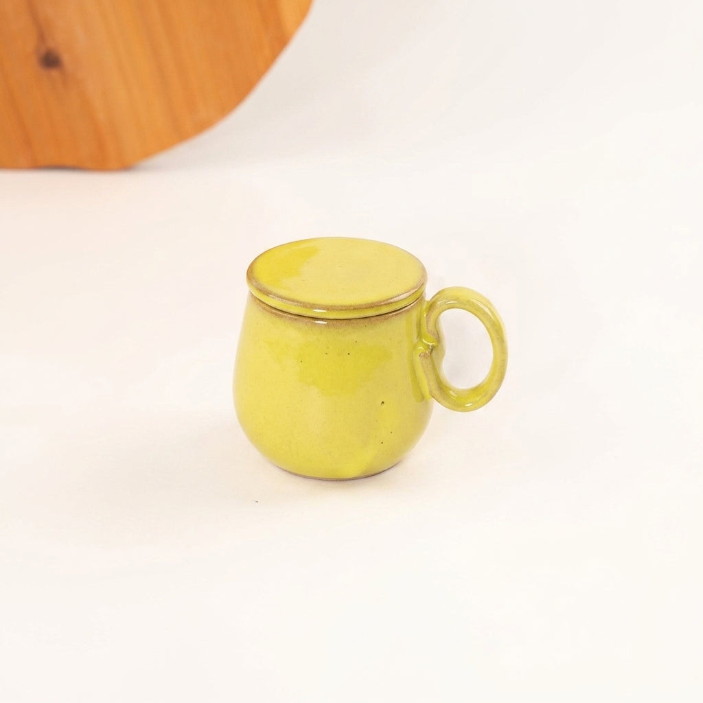 Caneca Cumbuca Chá em cerâmica artesanal — argila Cappuccino, esmalte Amarelo Intenso