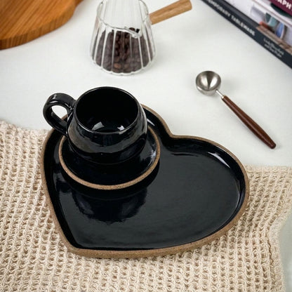 Xícara Esfera com Bandeja Coração em cerâmica artesanal — tamanho 100ML, argila Flocos, esmalte Preto Ébano