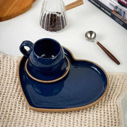 Xícara Esfera com Bandeja Coração em cerâmica artesanal — tamanho 180ML, argila Cappuccino, esmalte Lazuli
