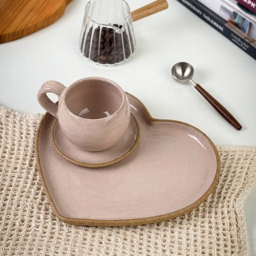Xícara Esfera com Bandeja Coração em cerâmica artesanal — tamanho 180ML, argila Cappuccino, esmalte Nude