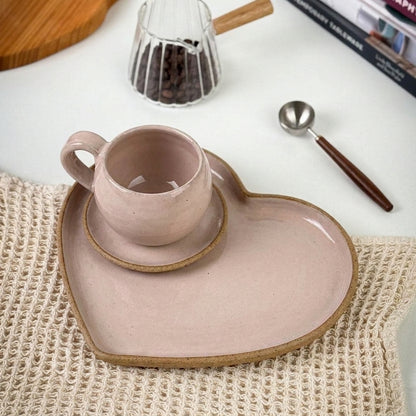 Xícara Esfera com Bandeja Coração em cerâmica artesanal — tamanho 180ML, argila Cappuccino, esmalte Nude