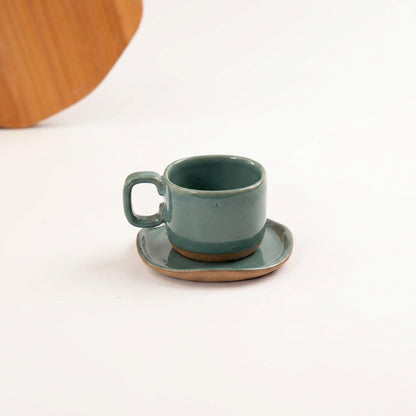 Xícara Quadrada em cerâmica artesanal — tamanho 180ML, argila Cappuccino, esmalte Verde Exército