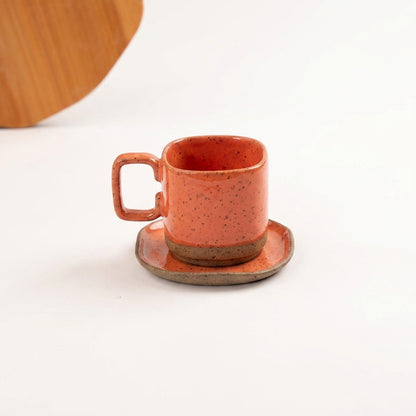 Xícara Quadrada em cerâmica artesanal — tamanho 250ML, argila Flocos, esmalte Laranja Intenso